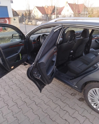 Toyota Avensis cena 16000 przebieg: 220000, rok produkcji 2006 z Bogatynia małe 137
